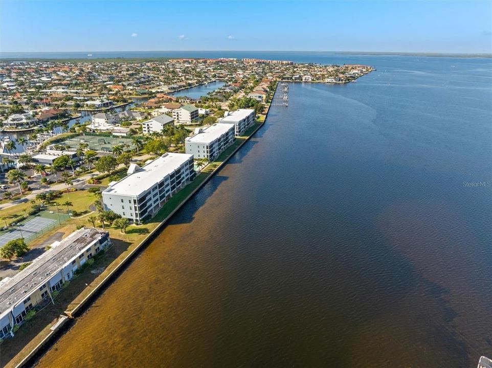 待售: $419,000 (3 贝兹, 2 浴室, 1974 平方英尺)