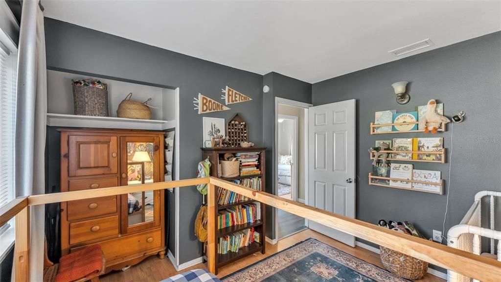 For Sale: $239,000 (3 beds, 1 baths, 1064 Square Feet)