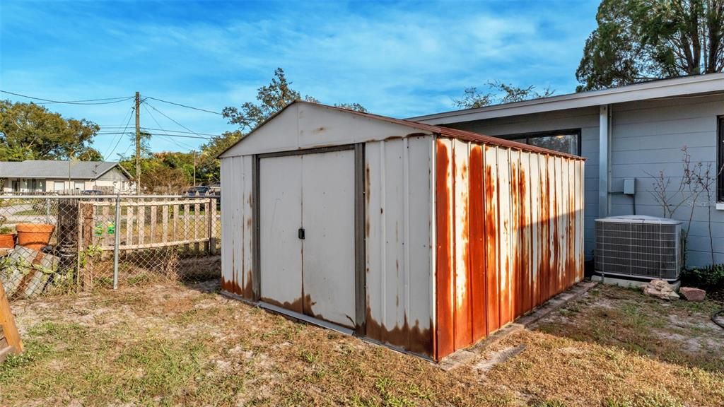 For Sale: $239,000 (3 beds, 1 baths, 1064 Square Feet)