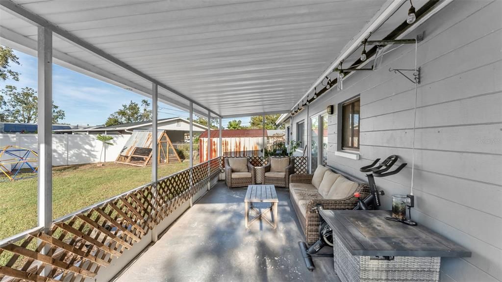 For Sale: $239,000 (3 beds, 1 baths, 1064 Square Feet)