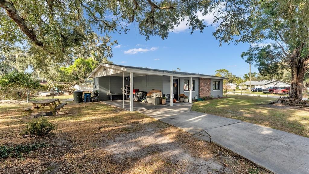 For Sale: $239,000 (3 beds, 1 baths, 1064 Square Feet)