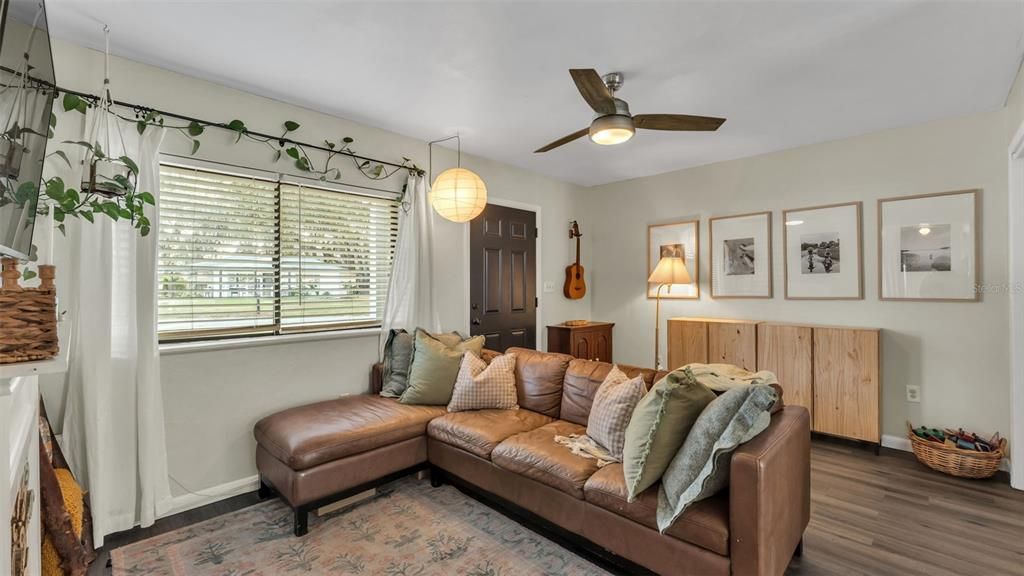 For Sale: $239,000 (3 beds, 1 baths, 1064 Square Feet)