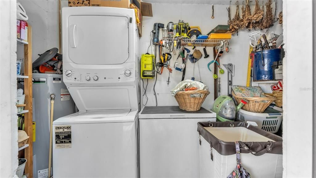 For Sale: $239,000 (3 beds, 1 baths, 1064 Square Feet)