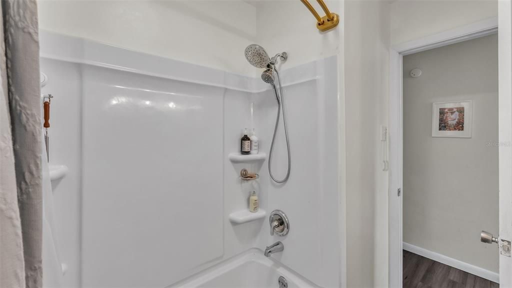 For Sale: $239,000 (3 beds, 1 baths, 1064 Square Feet)