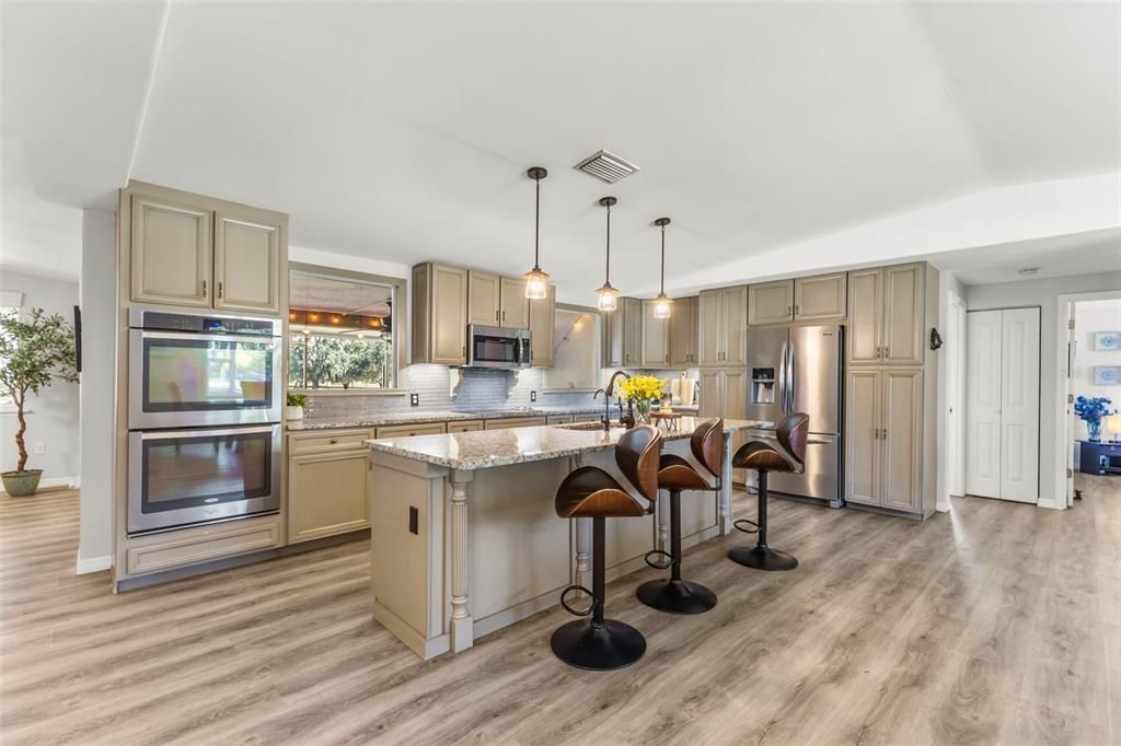 For Sale: $895,000 (3 beds, 2 baths, 2354 Square Feet)