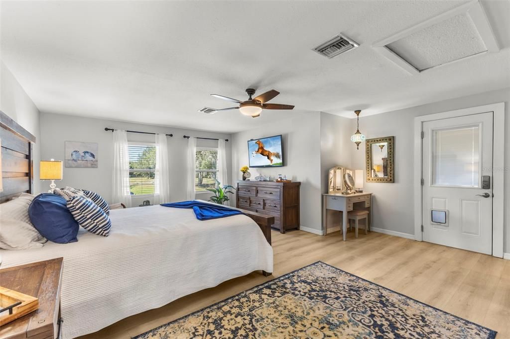 For Sale: $895,000 (3 beds, 2 baths, 2354 Square Feet)