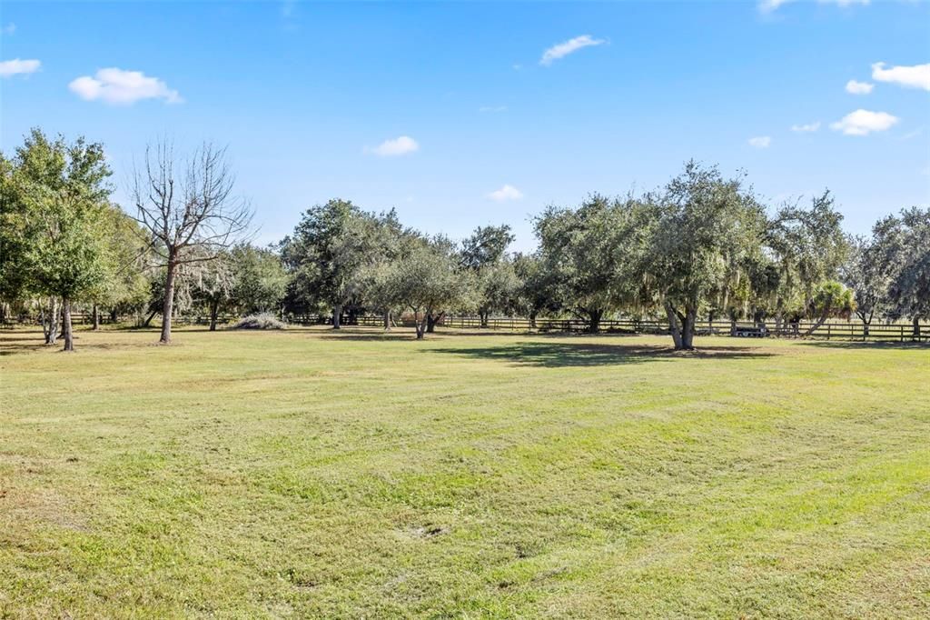 For Sale: $895,000 (3 beds, 2 baths, 2354 Square Feet)