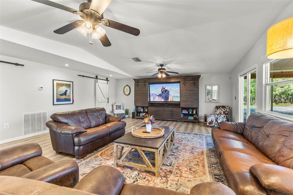 For Sale: $895,000 (3 beds, 2 baths, 2354 Square Feet)