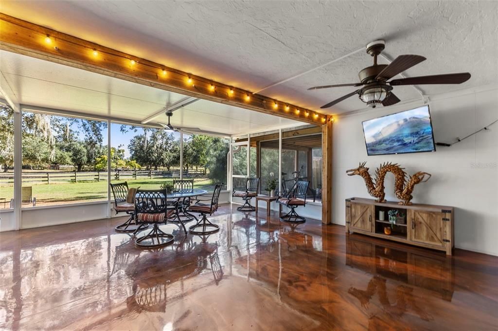 For Sale: $895,000 (3 beds, 2 baths, 2354 Square Feet)