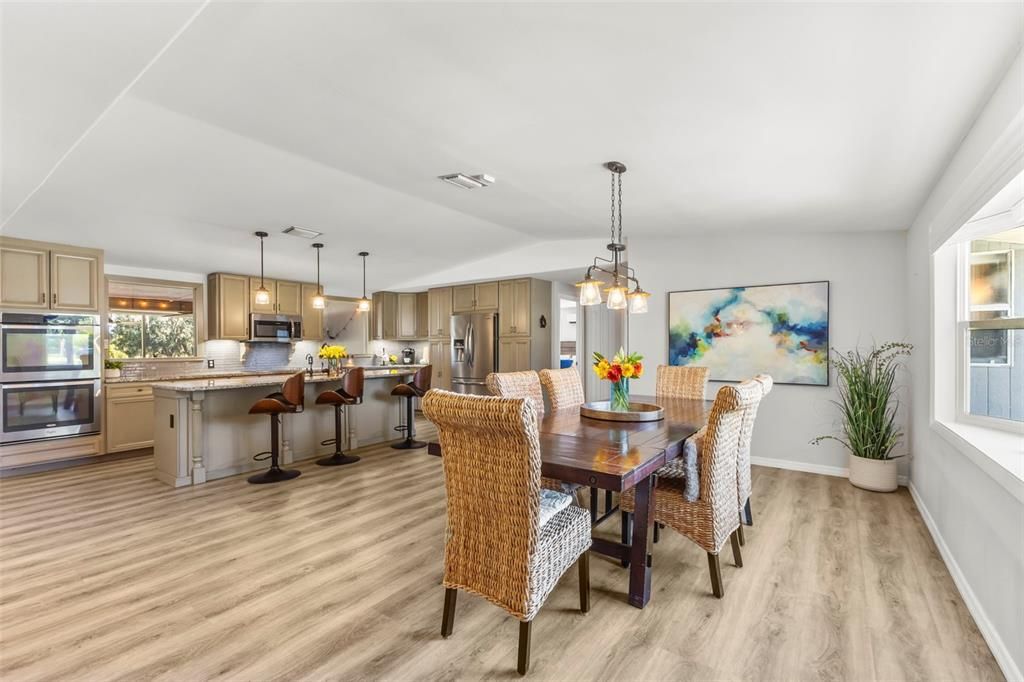 For Sale: $895,000 (3 beds, 2 baths, 2354 Square Feet)