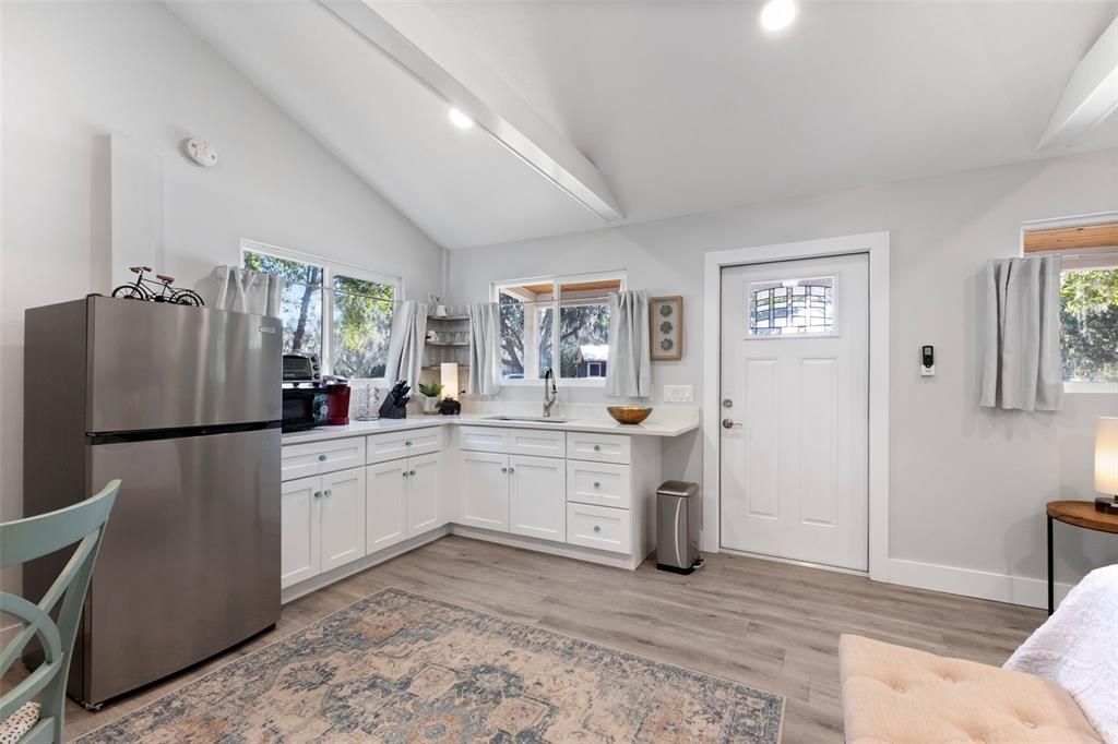 For Sale: $895,000 (3 beds, 2 baths, 2354 Square Feet)