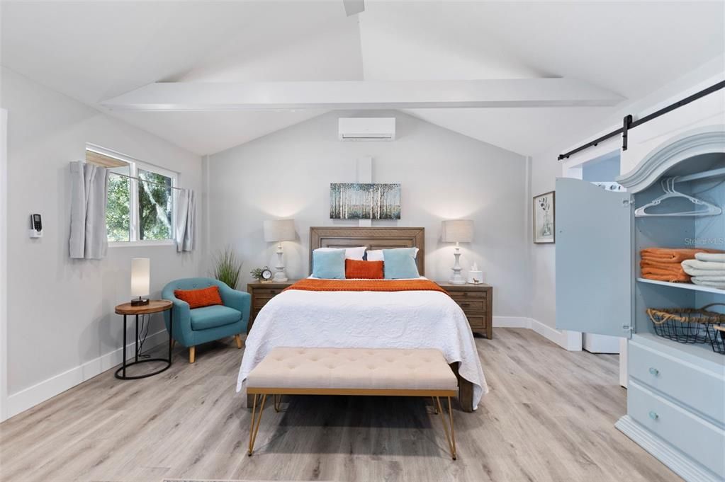 For Sale: $895,000 (3 beds, 2 baths, 2354 Square Feet)