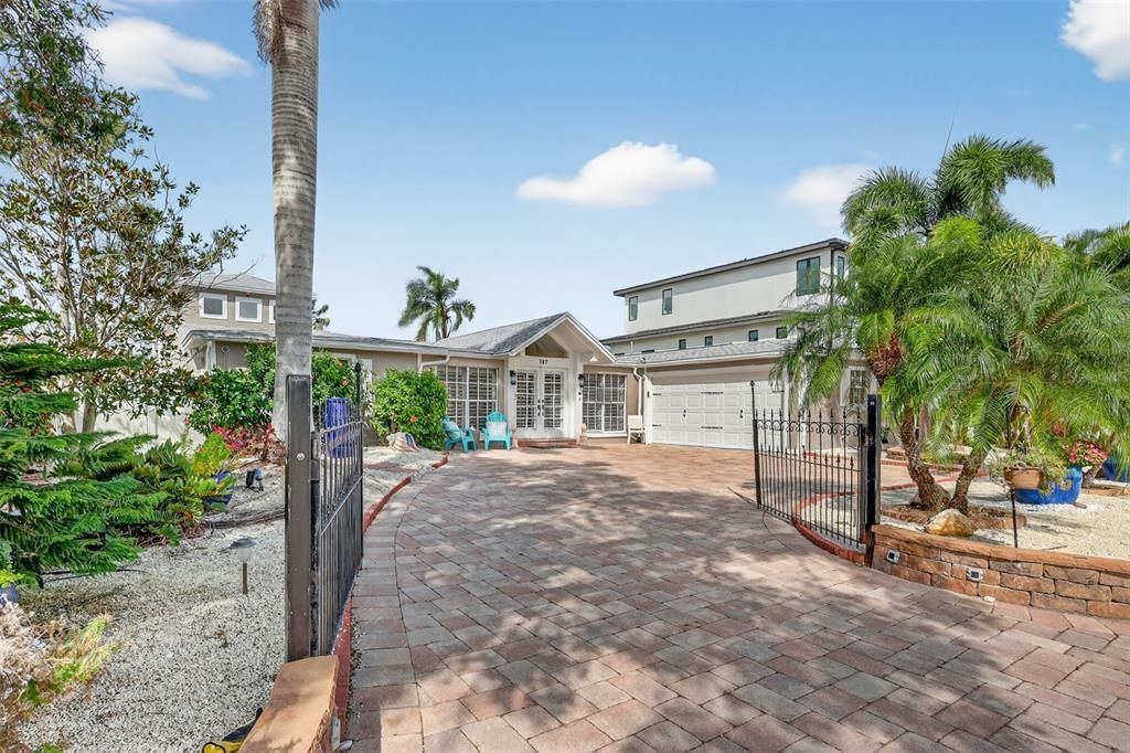 En Venta: $1,425,000 (3 camas, 2 baños, 2353 Pies cuadrados)