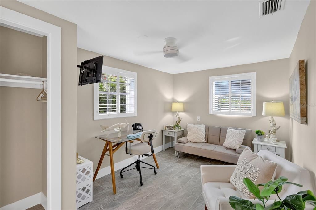 En Venta: $1,425,000 (3 camas, 2 baños, 2353 Pies cuadrados)