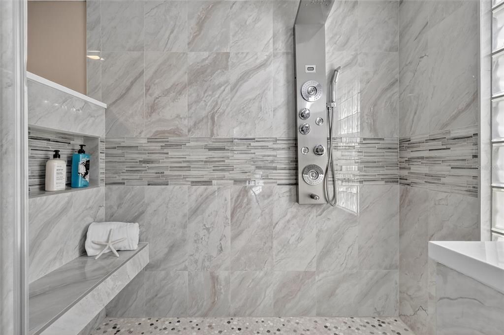 En Venta: $1,425,000 (3 camas, 2 baños, 2353 Pies cuadrados)