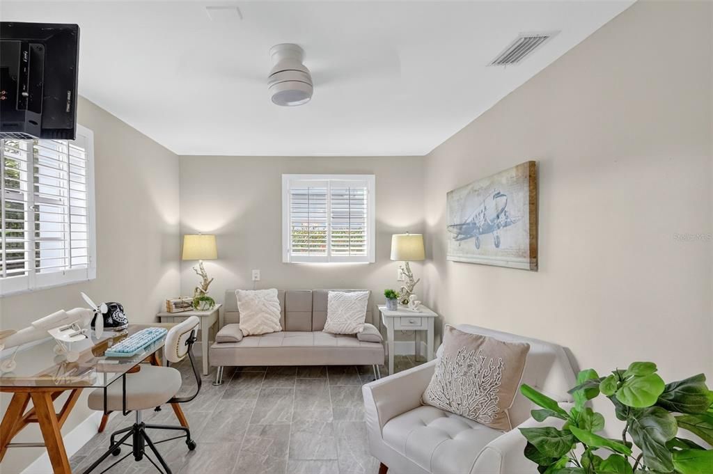 En Venta: $1,425,000 (3 camas, 2 baños, 2353 Pies cuadrados)