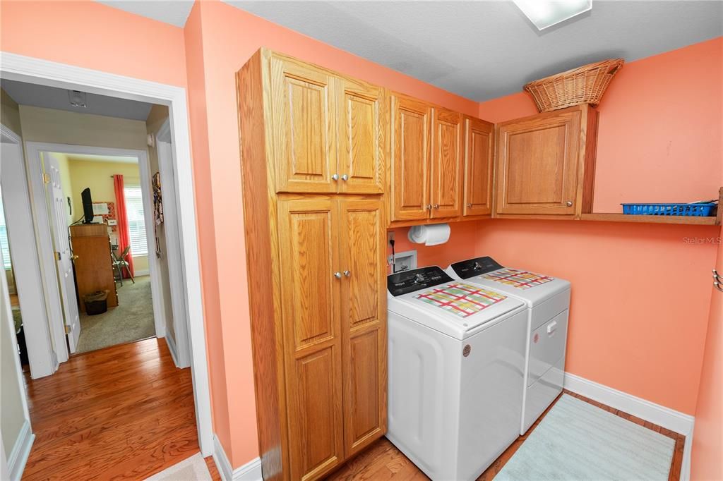 Active With Contract: $259,000 (2 beds, 2 baths, 1435 Square Feet)