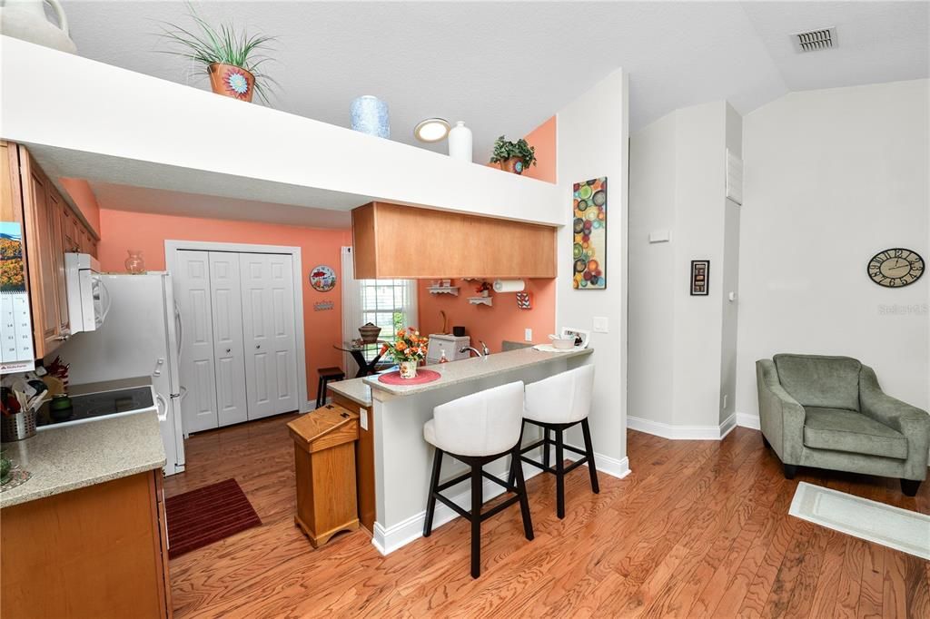 Active With Contract: $259,000 (2 beds, 2 baths, 1435 Square Feet)