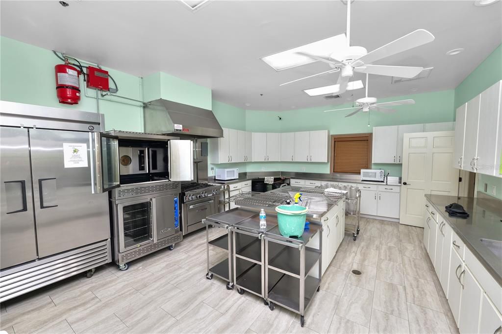 Active With Contract: $259,000 (2 beds, 2 baths, 1435 Square Feet)