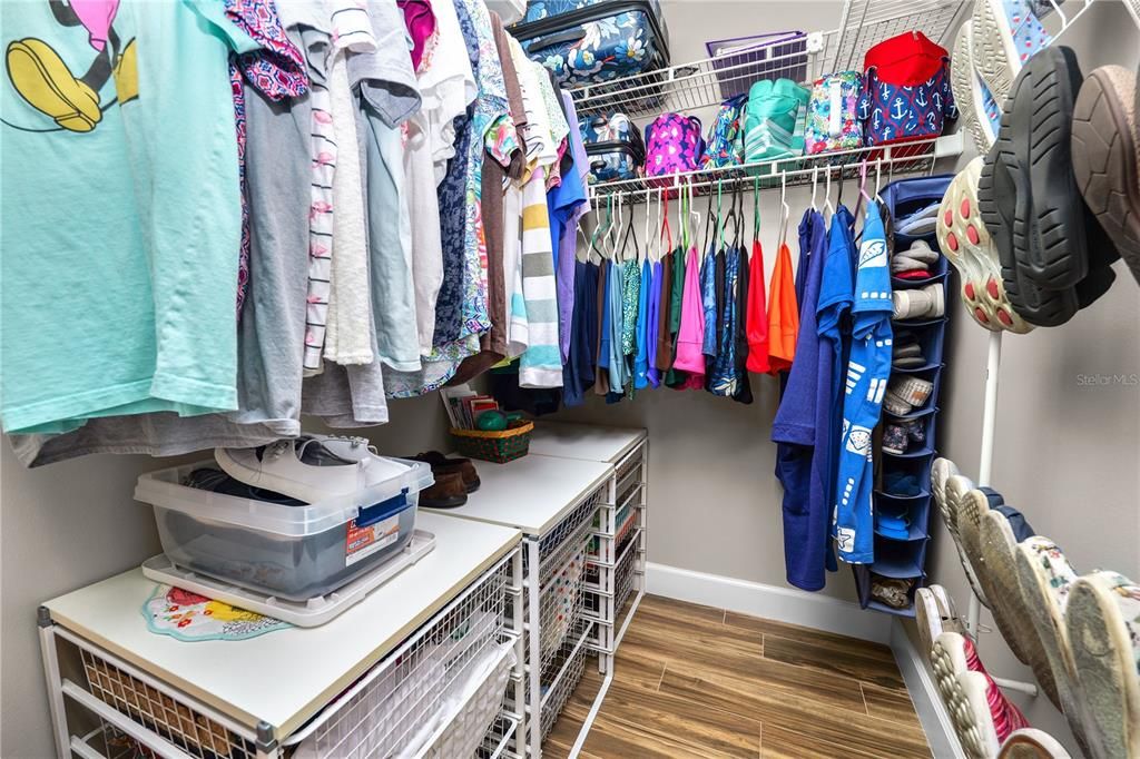 Active With Contract: $259,000 (2 beds, 2 baths, 1435 Square Feet)