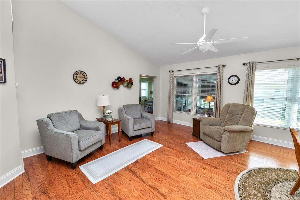 Active With Contract: $259,000 (2 beds, 2 baths, 1435 Square Feet)