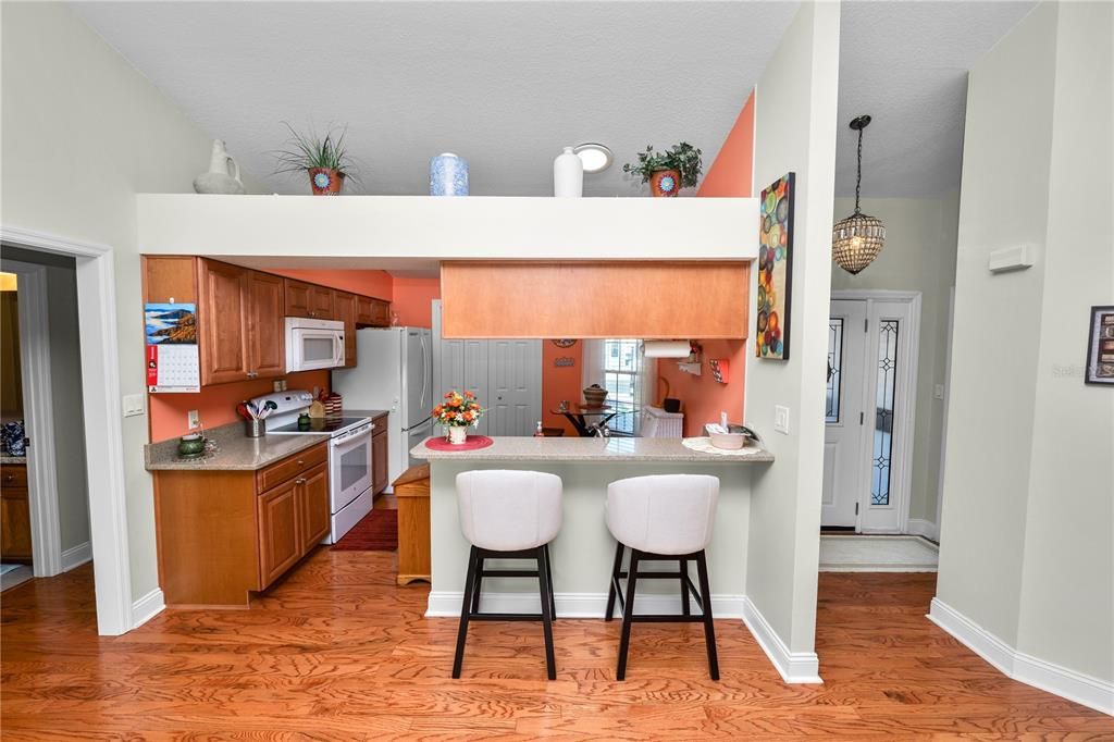 Active With Contract: $259,000 (2 beds, 2 baths, 1435 Square Feet)