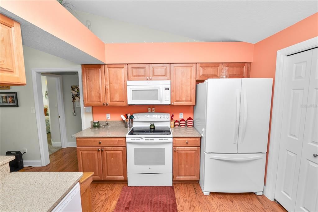 Active With Contract: $259,000 (2 beds, 2 baths, 1435 Square Feet)