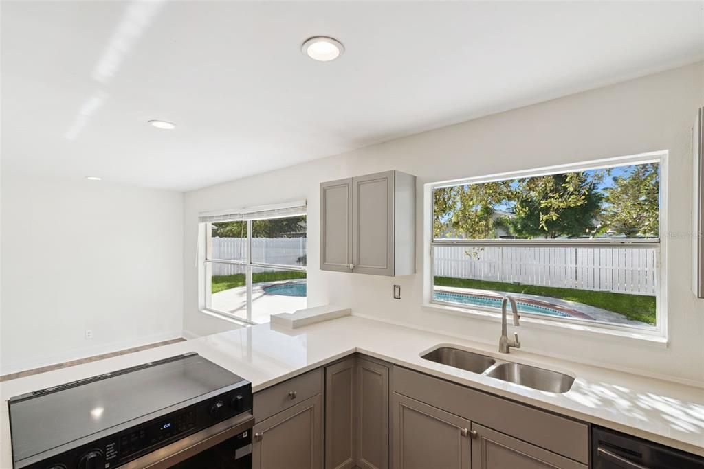 待售: $460,000 (3 贝兹, 2 浴室, 1562 平方英尺)