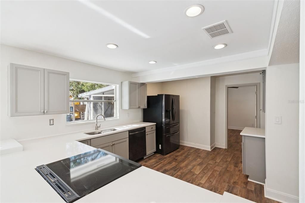 待售: $460,000 (3 贝兹, 2 浴室, 1562 平方英尺)