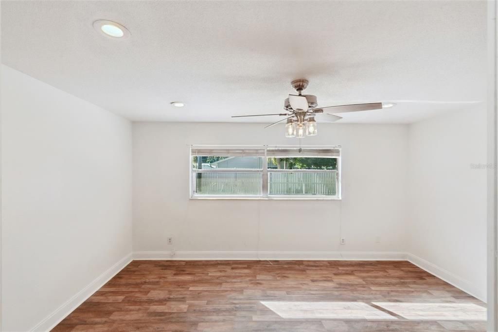 待售: $460,000 (3 贝兹, 2 浴室, 1562 平方英尺)