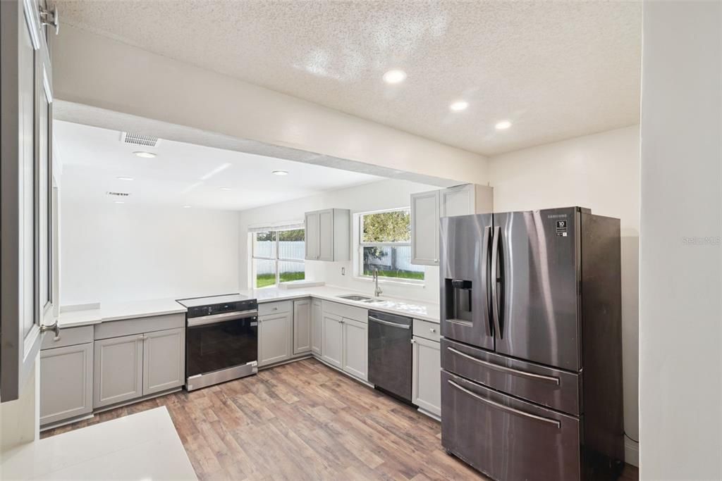 待售: $460,000 (3 贝兹, 2 浴室, 1562 平方英尺)