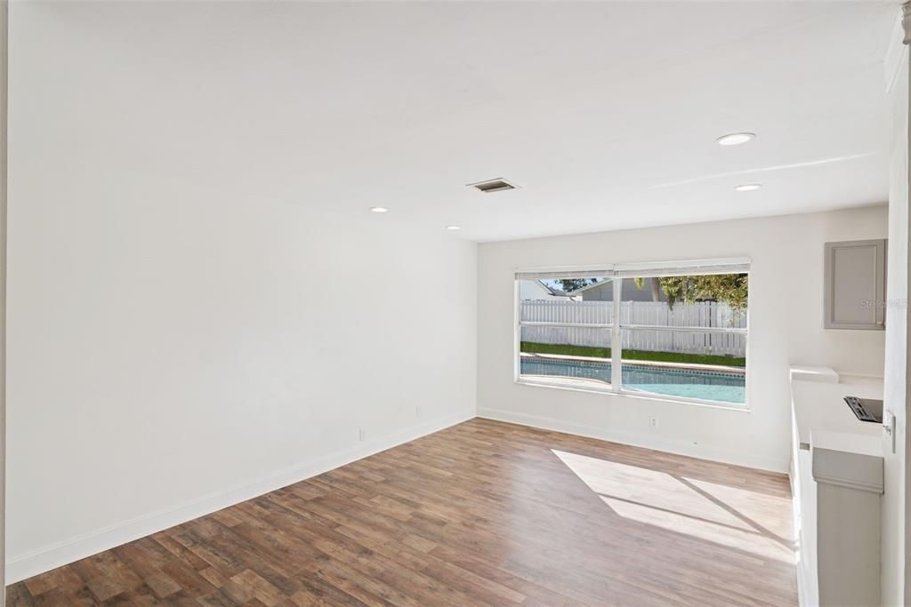 待售: $460,000 (3 贝兹, 2 浴室, 1562 平方英尺)