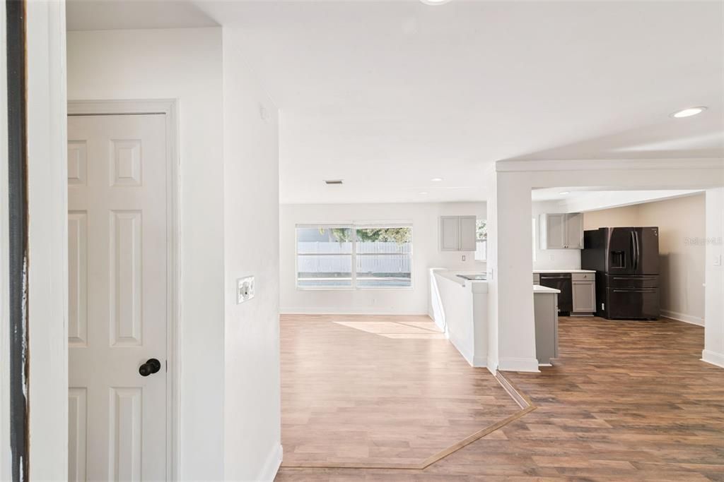 待售: $460,000 (3 贝兹, 2 浴室, 1562 平方英尺)