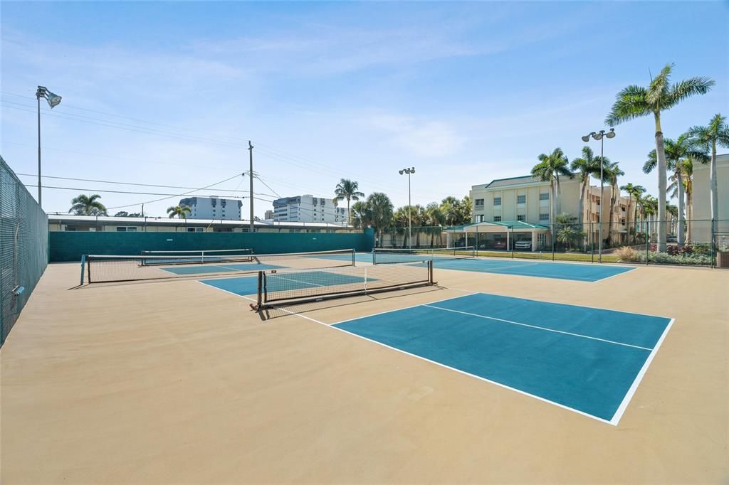 待售: $1,150,000 (1 贝兹, 1 浴室, 864 平方英尺)