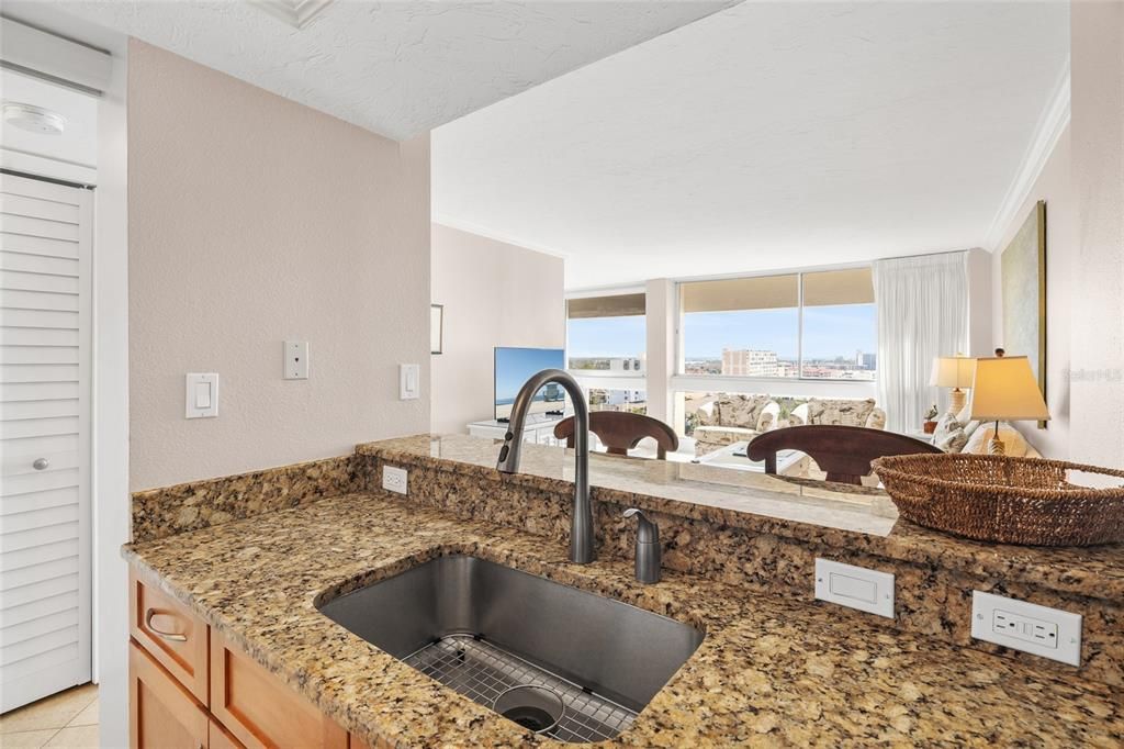 待售: $1,150,000 (1 贝兹, 1 浴室, 864 平方英尺)