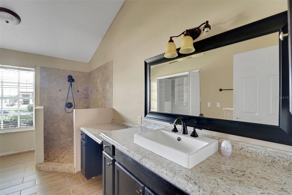 Active With Contract: $419,900 (3 beds, 2 baths, 1686 Square Feet)