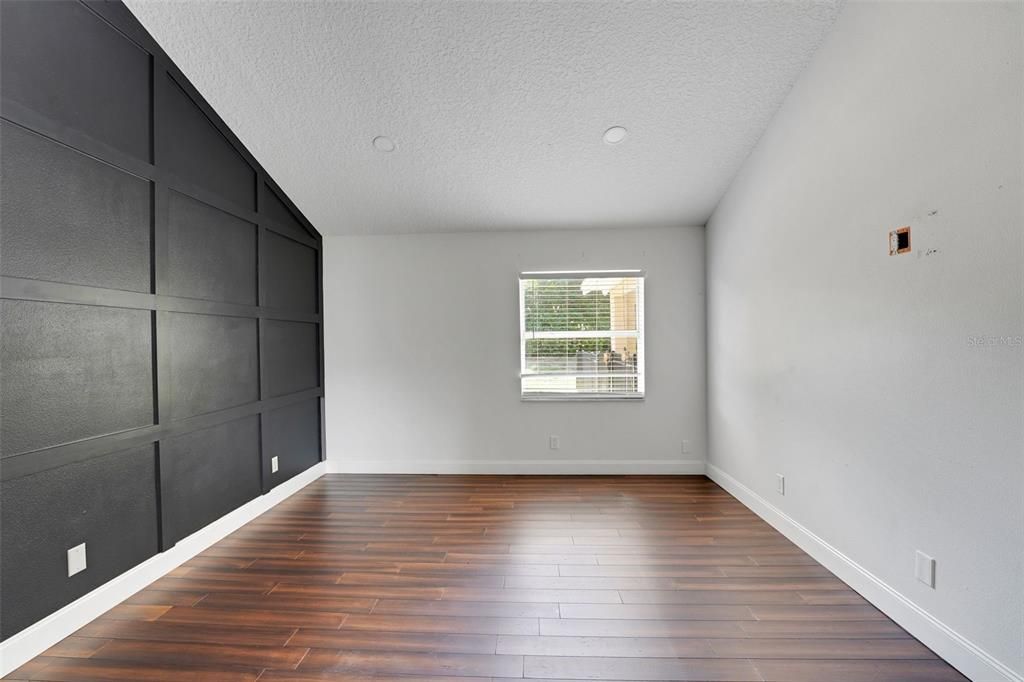 Active With Contract: $419,900 (3 beds, 2 baths, 1686 Square Feet)