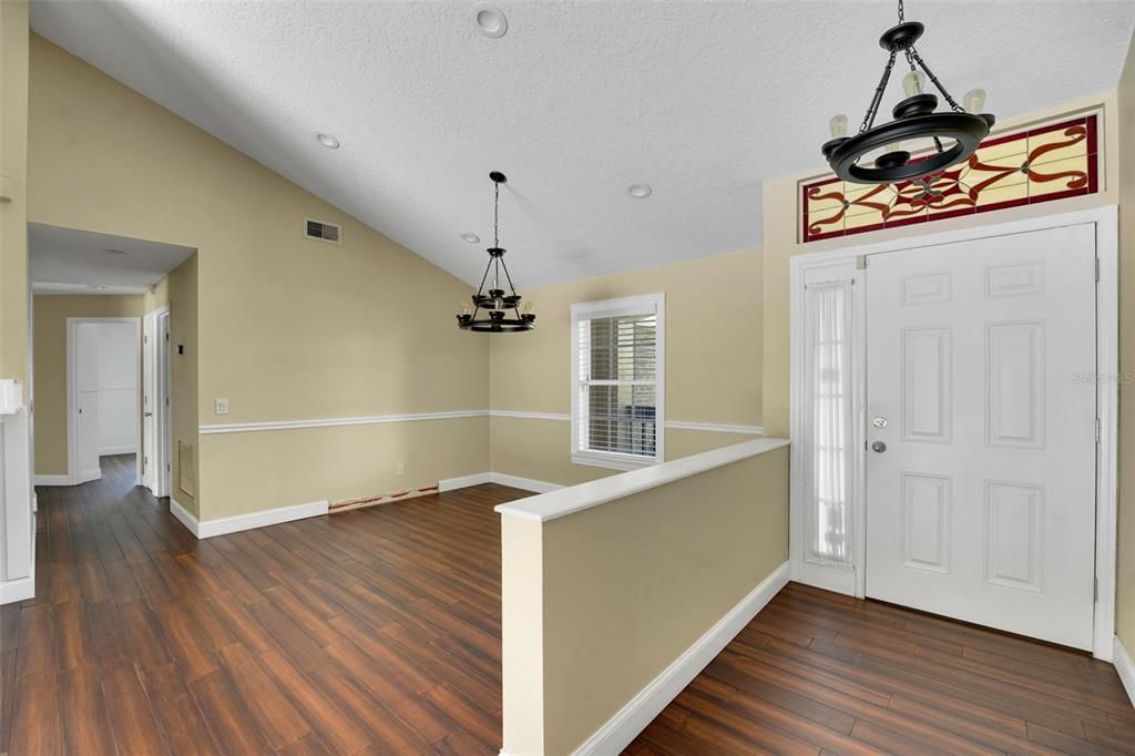 Active With Contract: $419,900 (3 beds, 2 baths, 1686 Square Feet)