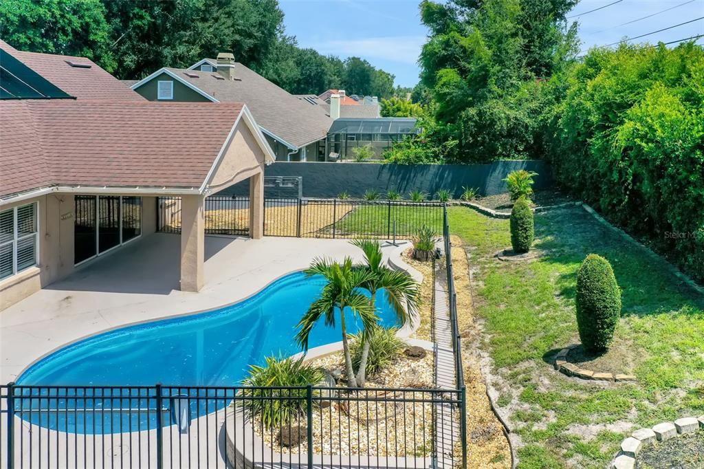 Active With Contract: $419,900 (3 beds, 2 baths, 1686 Square Feet)