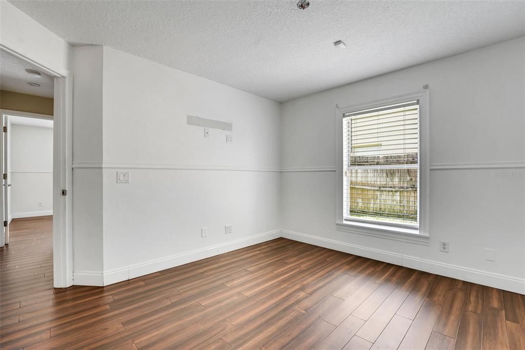 Active With Contract: $419,900 (3 beds, 2 baths, 1686 Square Feet)