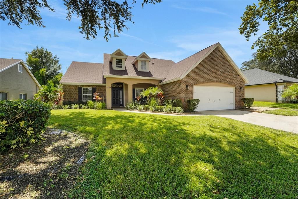 Active With Contract: $419,900 (3 beds, 2 baths, 1686 Square Feet)