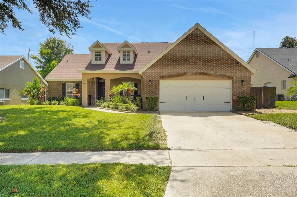 Active With Contract: $419,900 (3 beds, 2 baths, 1686 Square Feet)