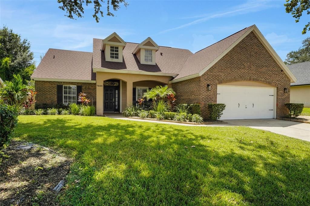 Active With Contract: $419,900 (3 beds, 2 baths, 1686 Square Feet)