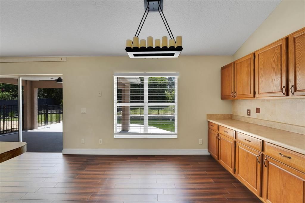 Active With Contract: $419,900 (3 beds, 2 baths, 1686 Square Feet)