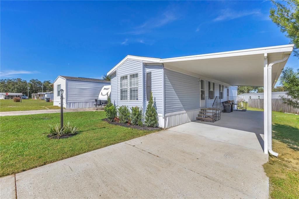 合同活跃: $174,900 (2 贝兹, 2 浴室, 1024 平方英尺)