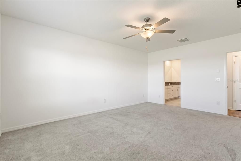 待售: $539,000 (6 贝兹, 3 浴室, 3326 平方英尺)