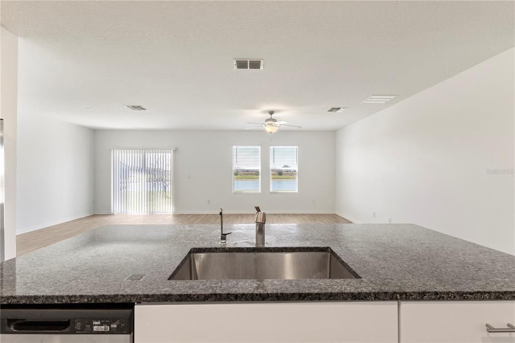 待售: $539,000 (6 贝兹, 3 浴室, 3326 平方英尺)