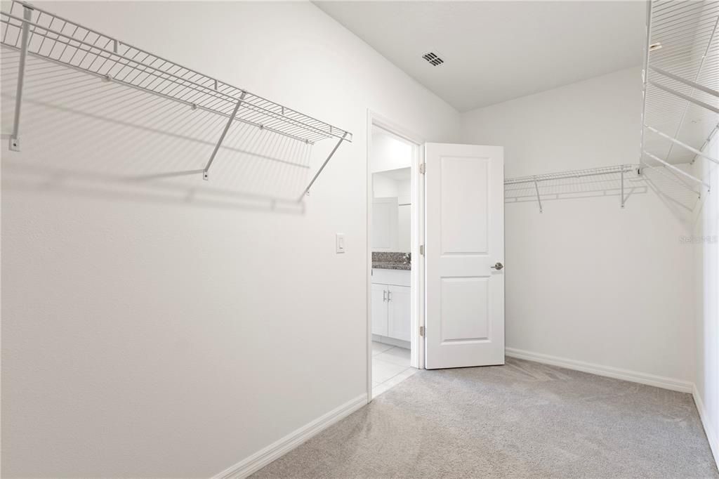 待售: $539,000 (6 贝兹, 3 浴室, 3326 平方英尺)