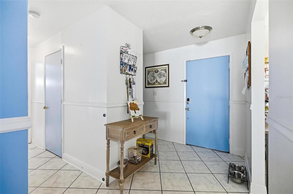 Activo con contrato: $300,000 (3 camas, 2 baños, 1328 Pies cuadrados)