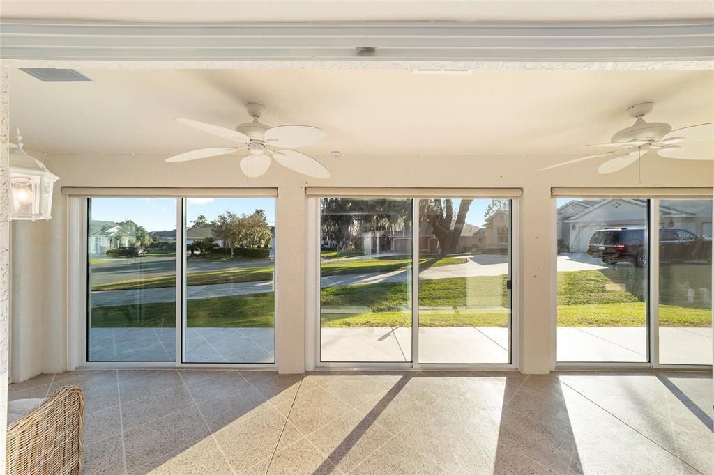 合同活跃: $524,900 (3 贝兹, 2 浴室, 2105 平方英尺)